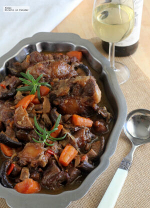 Rabo estofado con setas